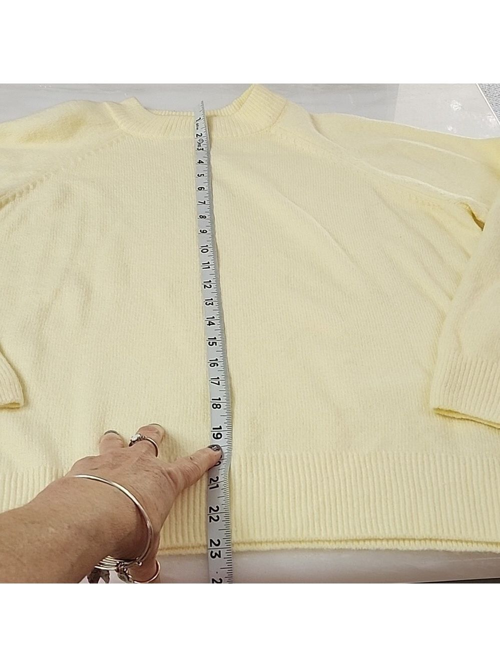 VINCE CAMUTO MOCK NECK SWEATER SOFT YELLOW SIZE LARGE - Picture 5 of 6